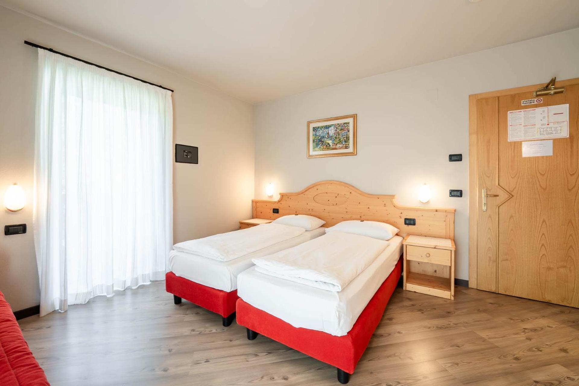 Garni Letizia Bed and Breakfast Campitello di Fassa Exteriör bild